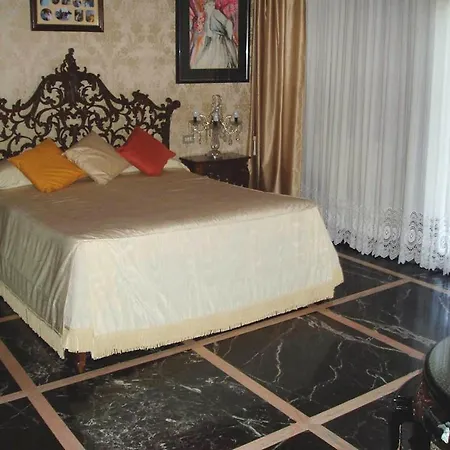 Βίλα Sleeps 16 With Pool Sant Pol De Mar