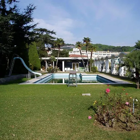 Βίλα Sleeps 16 With Pool *