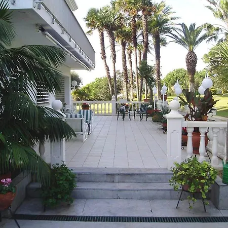 Sleeps 16 With Pool Sant Pol De Mar
